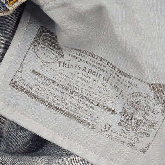 Levi’s 501 Jeans Mens 34x30 Light Wash Button Fly Vintage Y2K Straight Denim - Picture 5 of 16